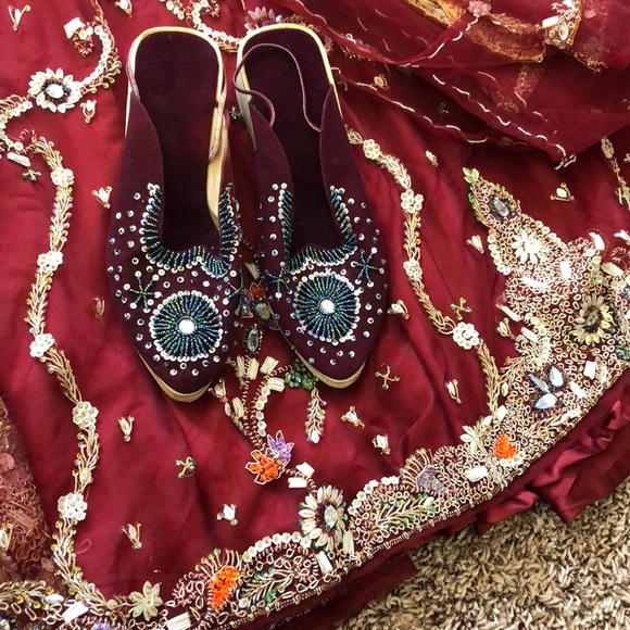 Brand New Indian Bridal lehenga set - Picture 2 of 8